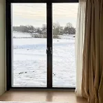 Σπίτι διακοπών 4 Bedroom Beautiful In *