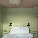 4 Bedroom Beautiful In Σπίτι διακοπών *