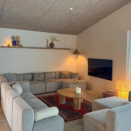 度假居 4 Bedroom Beautiful In 哈泽斯莱乌