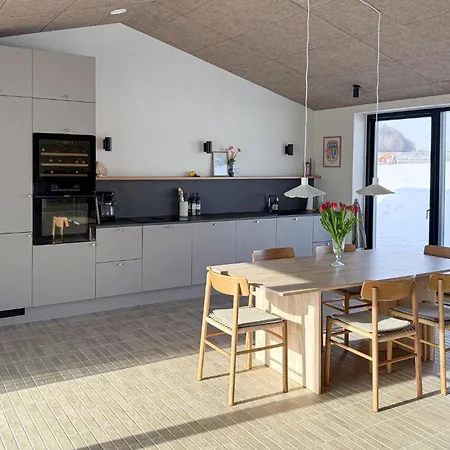 4 Bedroom Beautiful In 度假居