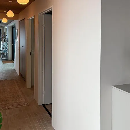 4 Bedroom Beautiful In * 哈泽斯莱乌