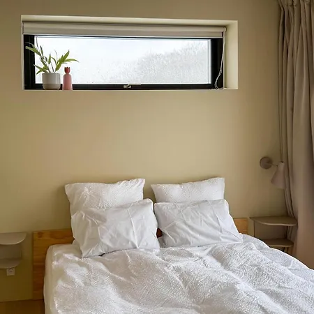 4 Bedroom Beautiful In Сasa de vacaciones