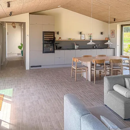 Σπίτι διακοπών 4 Bedroom Beautiful In