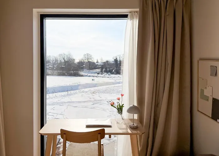 Dom wakacyjny 4 Bedroom Beautiful In *